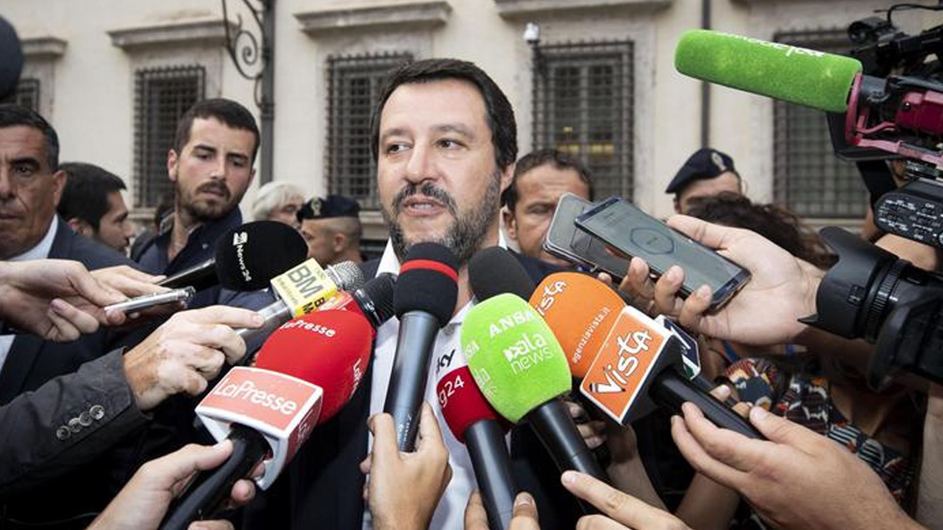 Conti Lega, le accuse di Salvini